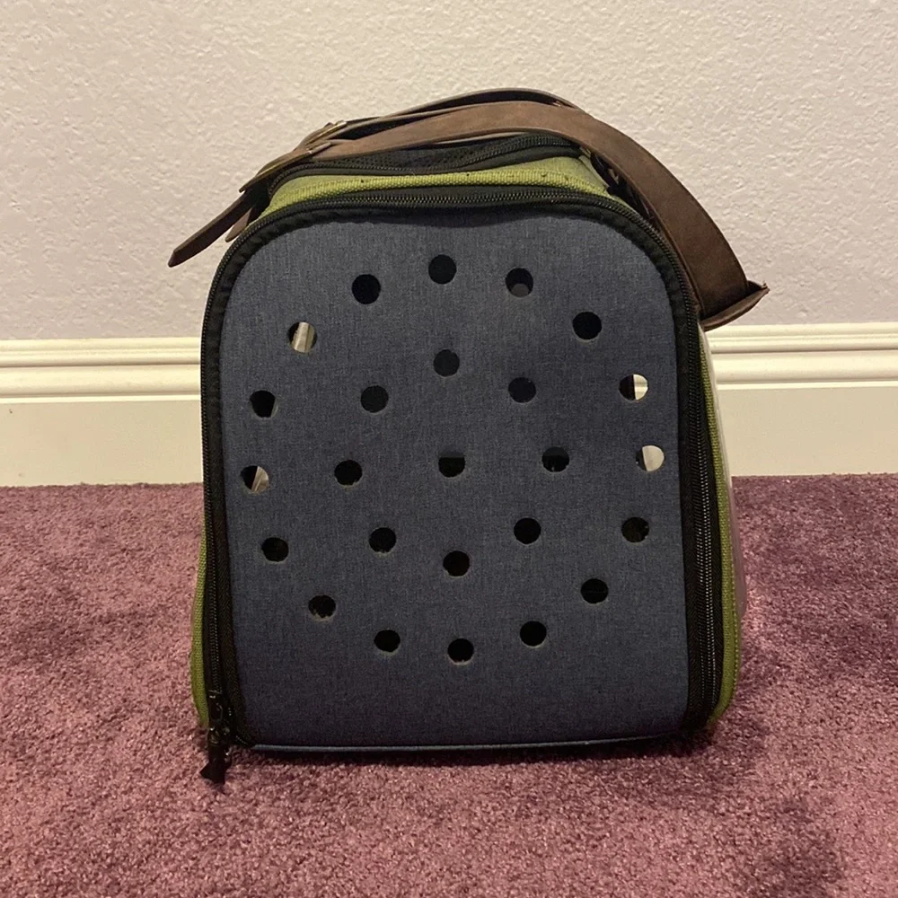Small pet carrier